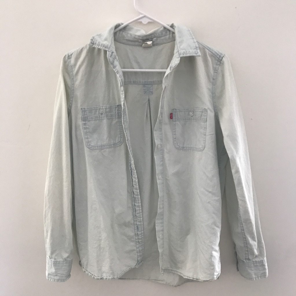 Levi’s Chambray Button Down